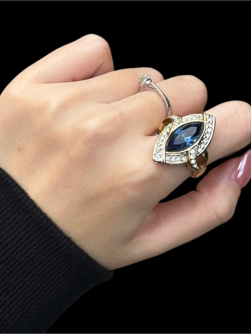 ✨Beautiful Vintage Gold Plated Ring with Blue Crystal Stone and Pavé Accents
